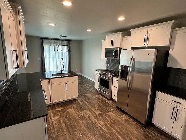 741 W Gallant Dr — Photo 38