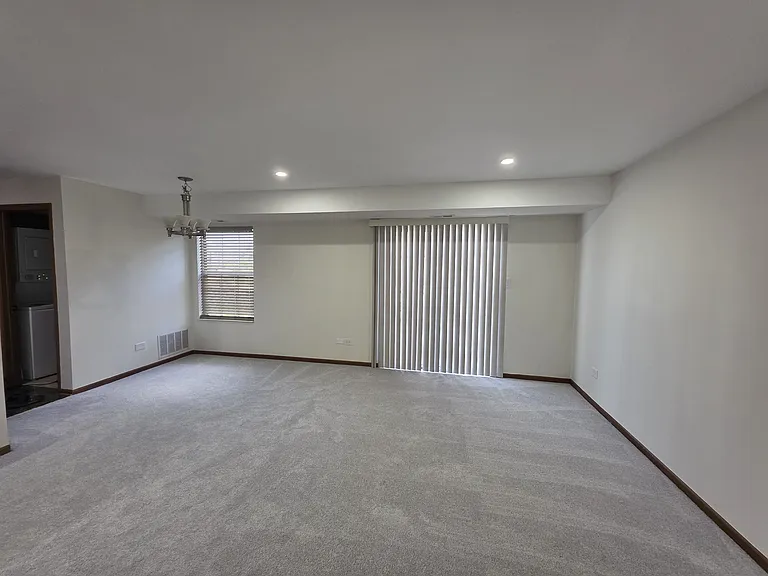 1751 Sleepy Hollow Ct #7 — Photo 5