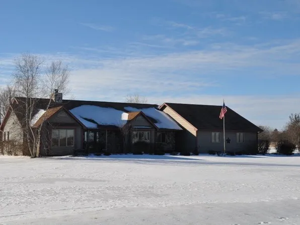 W5057 Farm Village Ln, Elkhorn, WI 53121