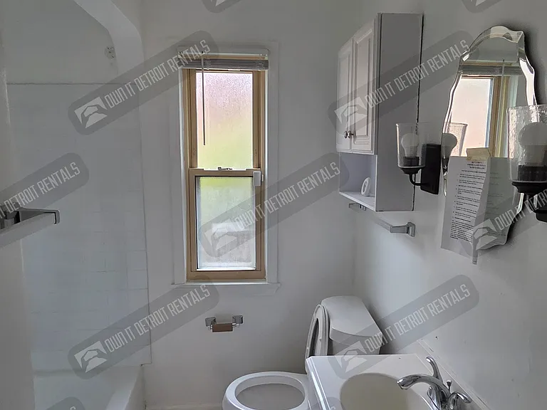 19335 Plainview Ave — Photo 19