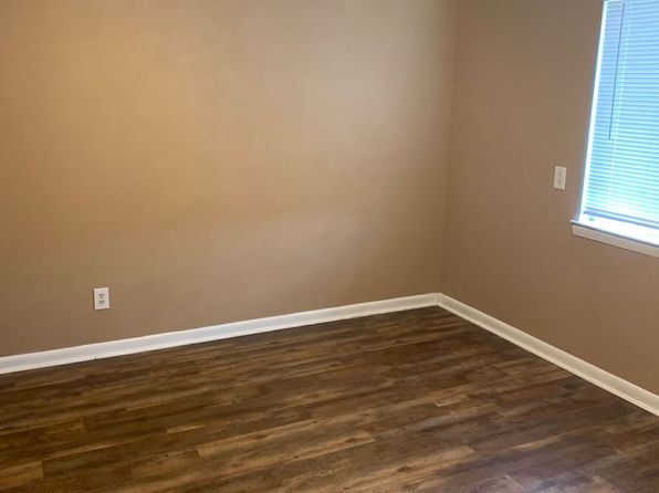1712 Eagles Pl #G203
