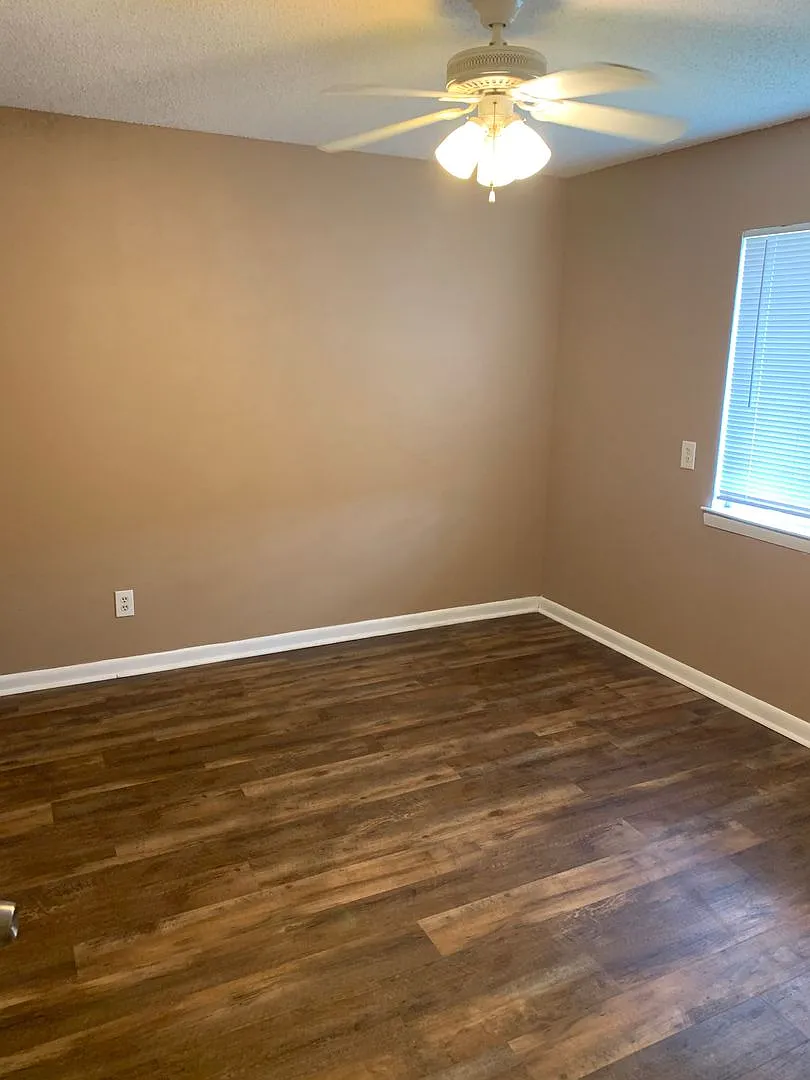 Building Photo - 1712 Eagles Pl #G203