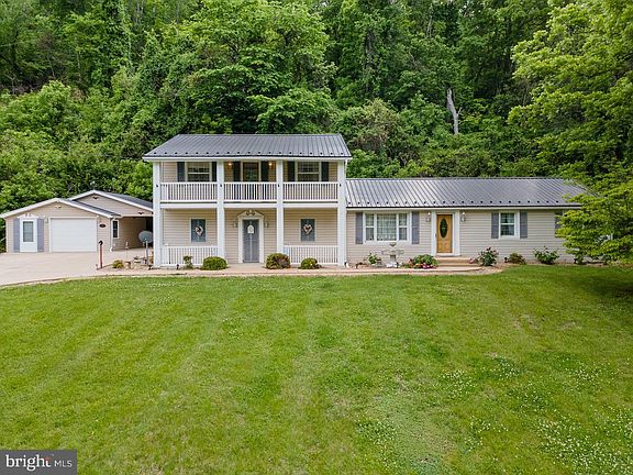 3rd image of 2586 Pine Grove Rd