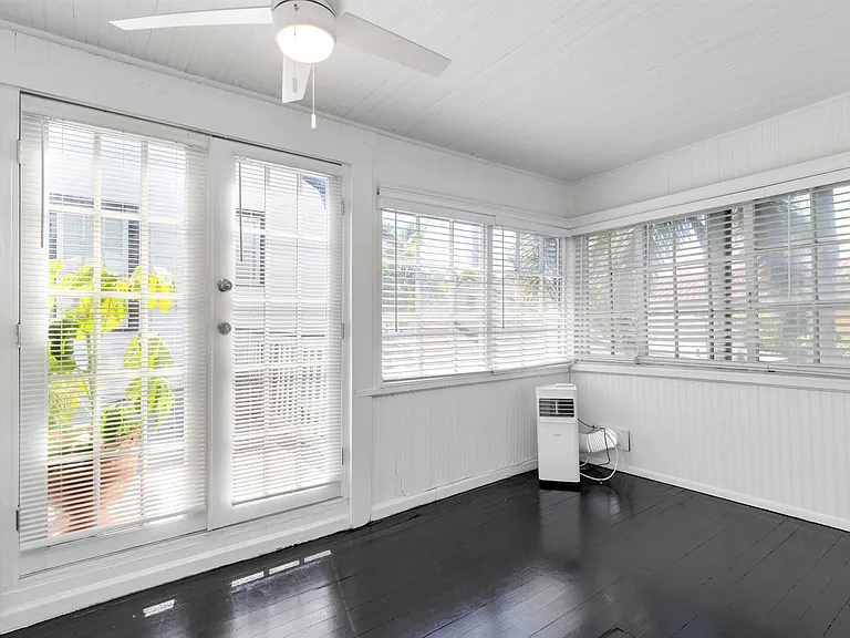 204 Conniston Rd #UPSTAIRS — Photo 10