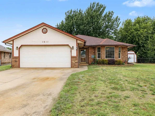 1611 N Orchard Ter, Mustang, OK 73064