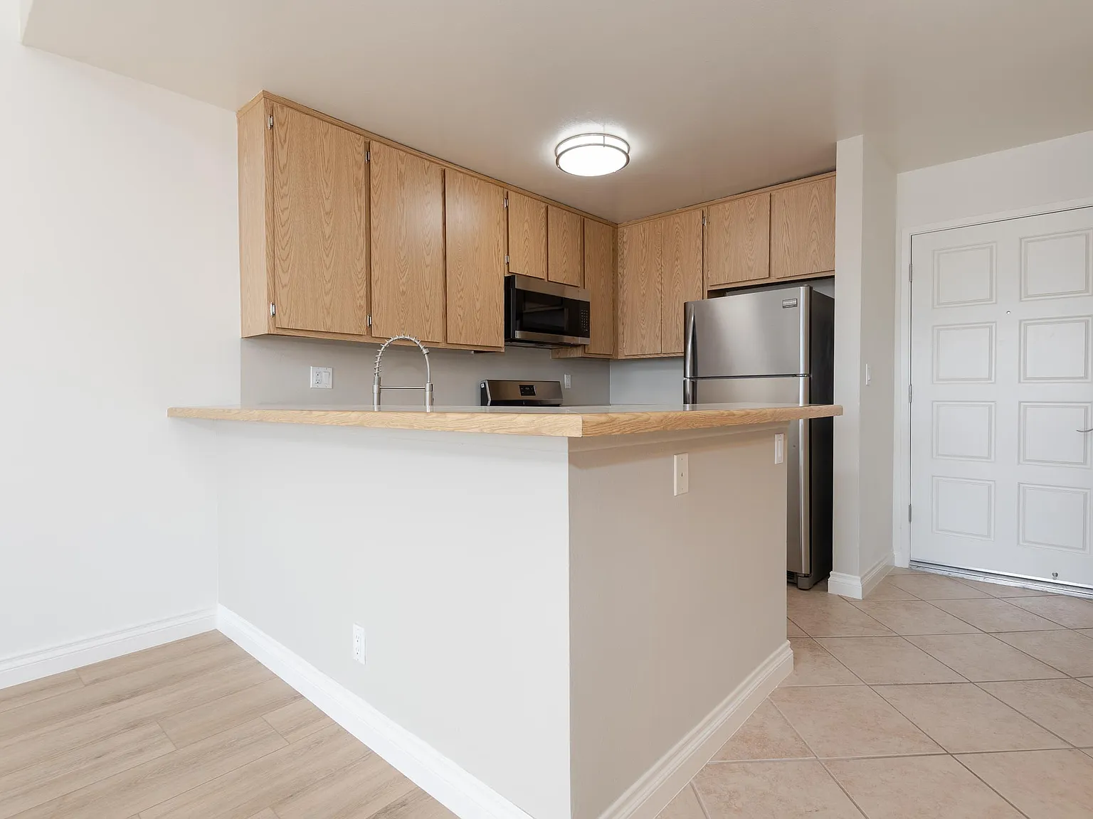 1 bed, 1.5 bath, 830 sqft, $3,395 — Photo 4