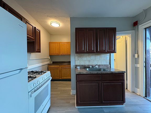 4th image of 46 Johnson St #3C