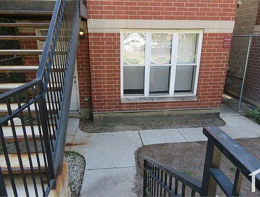 3rd image of 1823 S Fairfield Ave #1