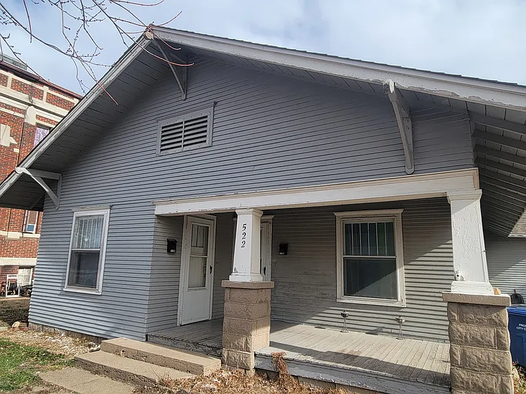 522 School St — Photo 1