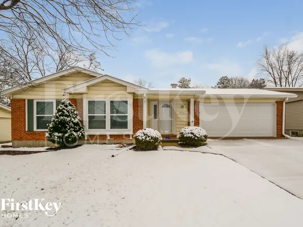 15721 Hill House Rd, Chesterfield, MO 63017