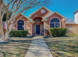 4300 Sierra Dr, Grand Prairie, TX 75052