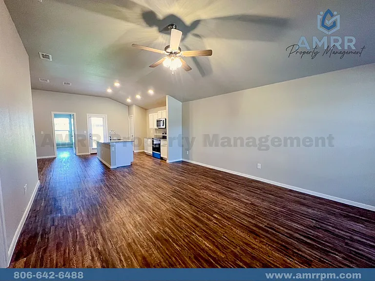 2029 Kenwood Ave — Photo 13