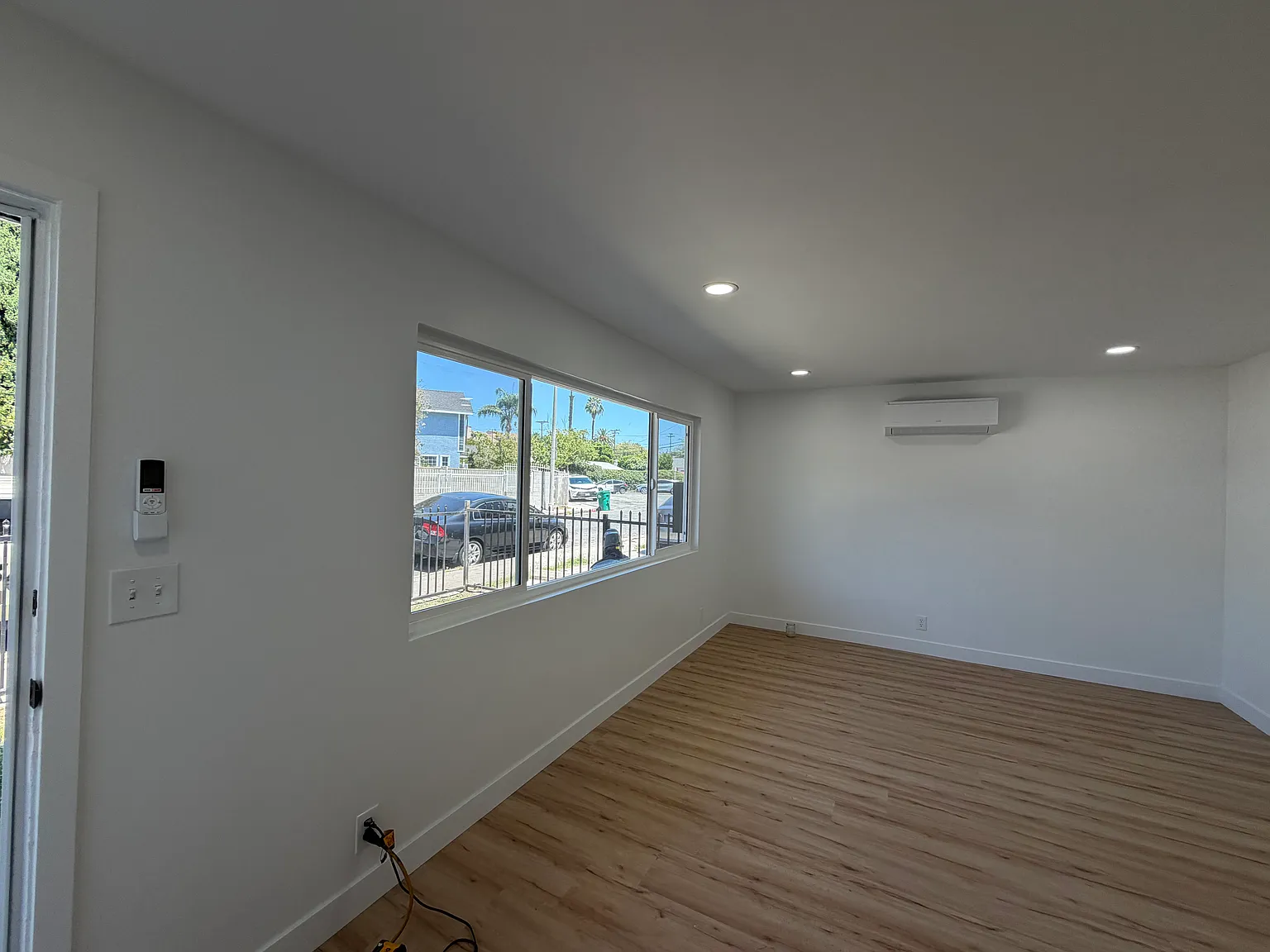3 bed, 2.5 bath, 1100 sqft, $3,300 — Photo 4