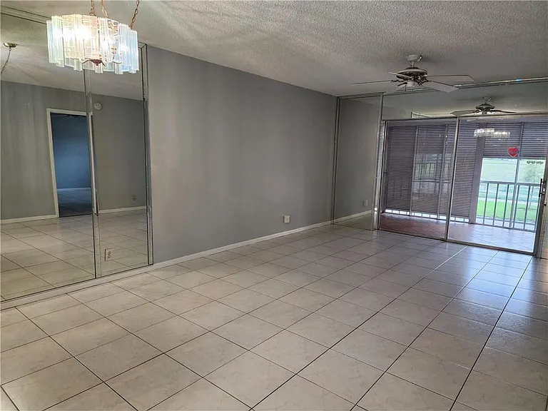 1005 Country Club Dr #207 — Photo 8