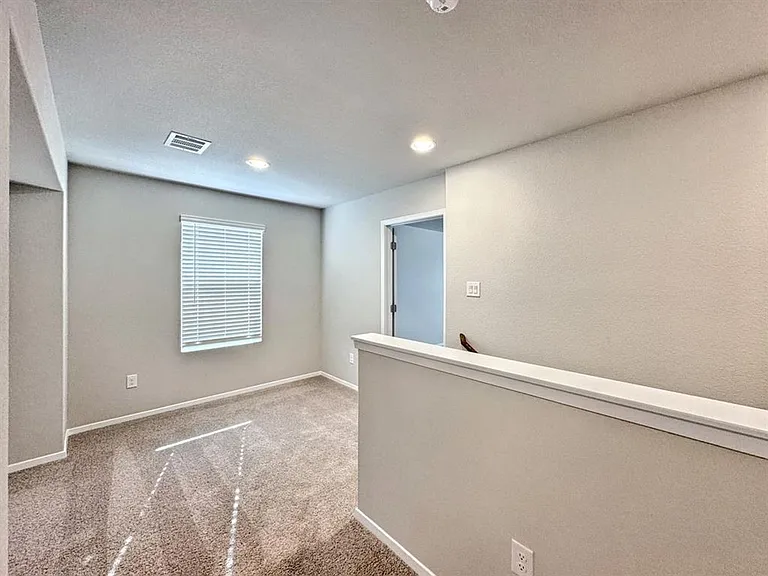 156 Edward R Gaytan St — Photo 10
