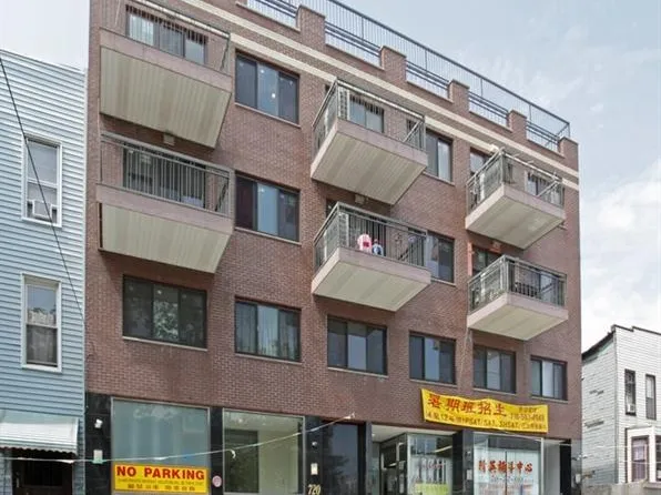 720 57th St APT 2A, Brooklyn, NY 11220