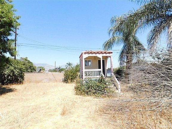 5th image of 1919 N Pico Ave