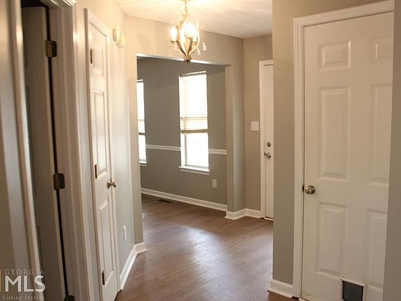 5th image of 718 Willow Dell Dr