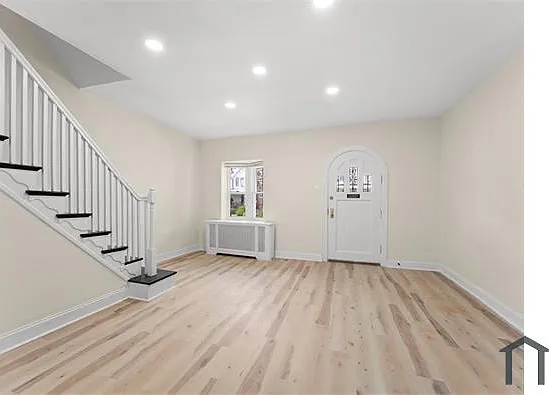 3 bed, $1,800 — Photo 2
