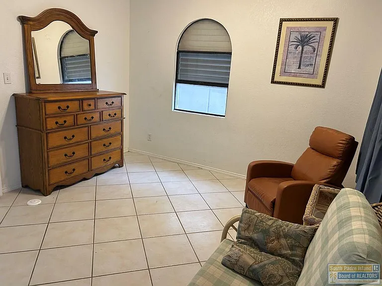1342 Harbor Island Dr — Photo 7