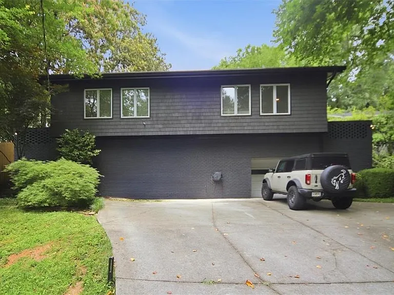 546 Allen Rd NE #B — Photo 3