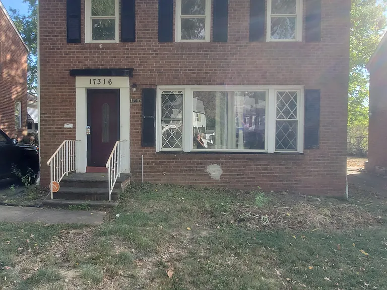 17316 Stockbridge Ave — Photo 2