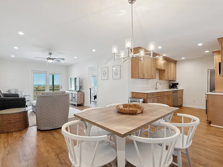 608 Carolina Beach Ave N #1B — Photo 6