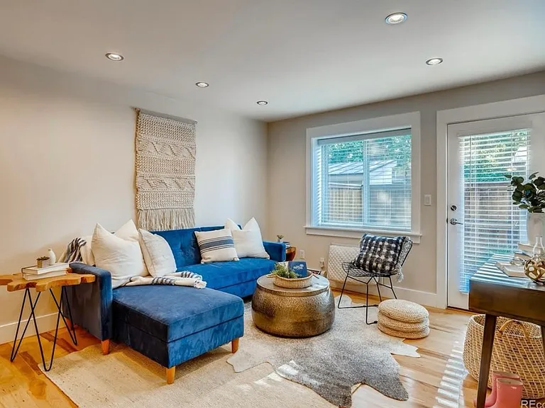 2460 W Caithness Pl — Photo 4