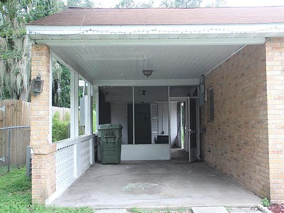 3rd image of 812 Oak Dr