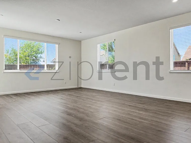 3401 Foothill Pine Ct — Photo 24