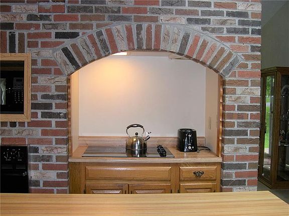4th image of 132 Hermitage Cir