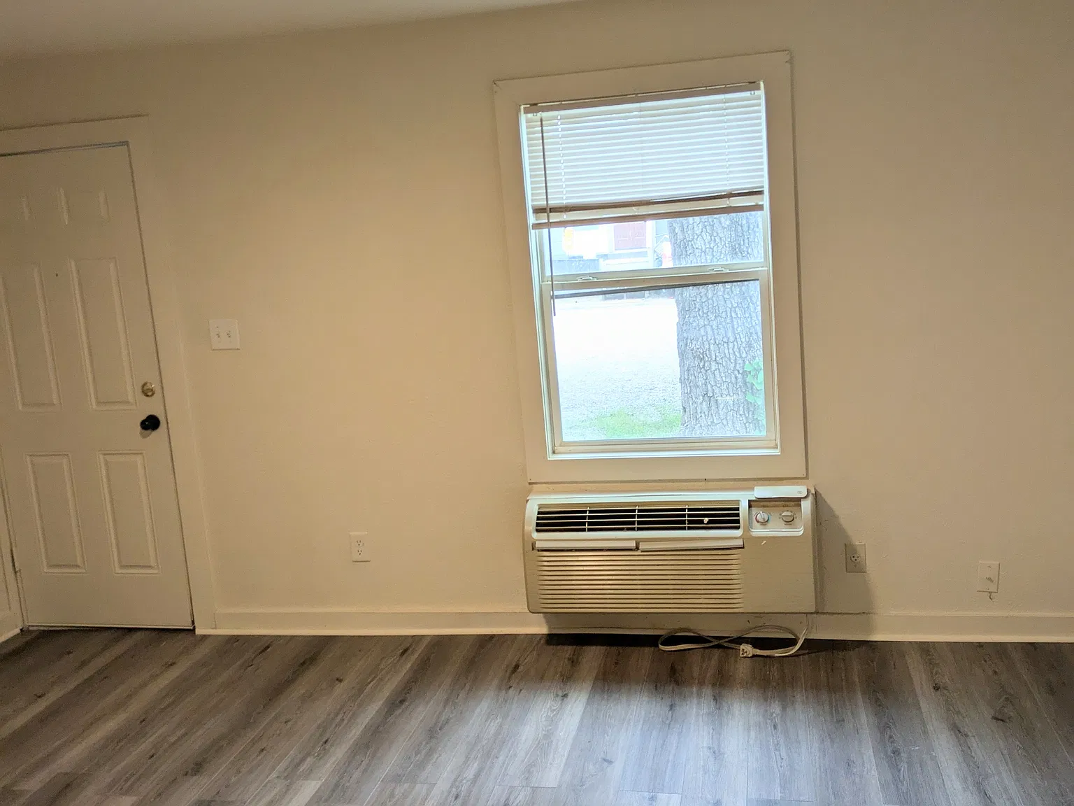 2877 S Davidson St — Photo 3