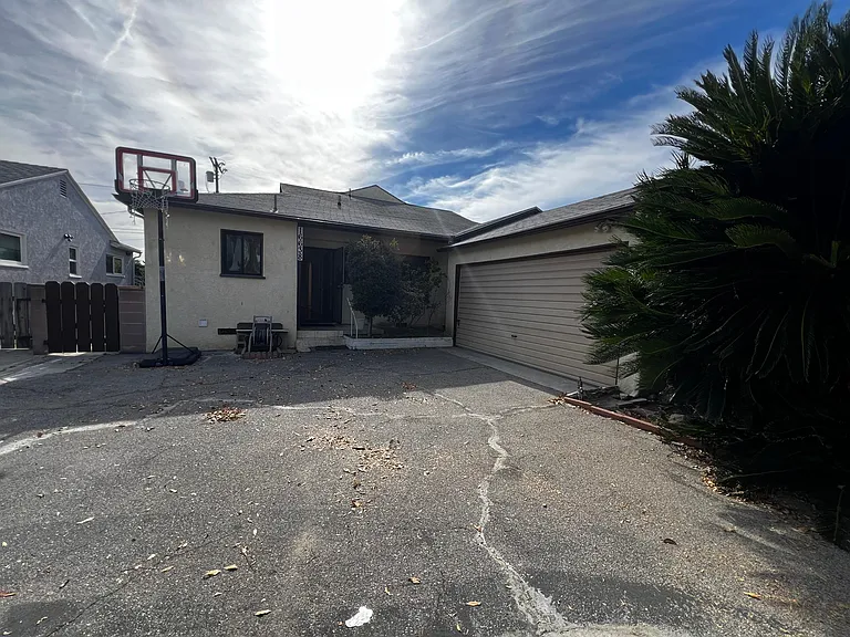 16638 Haynes St — Photo 19