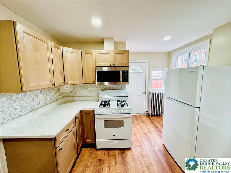 36 S Jefferson St — Photo 11