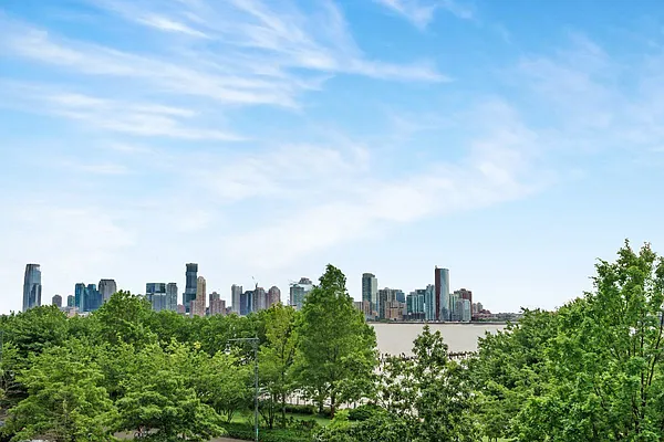 Sold by Douglas Elliman | media 22