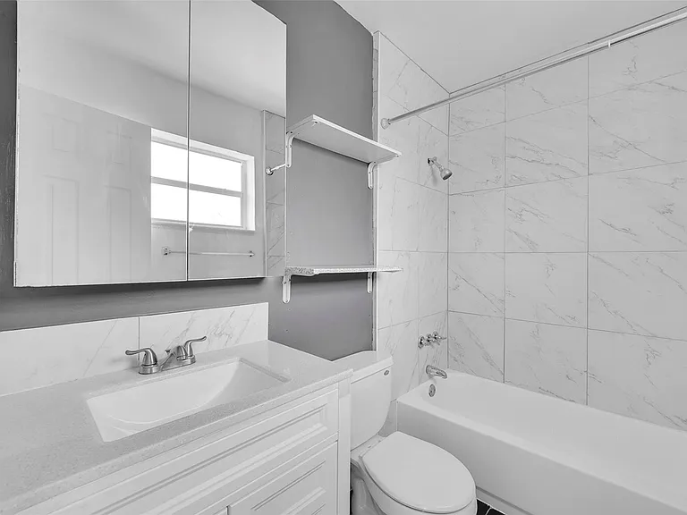 1005 SW 15th Ave #10 — Photo 18