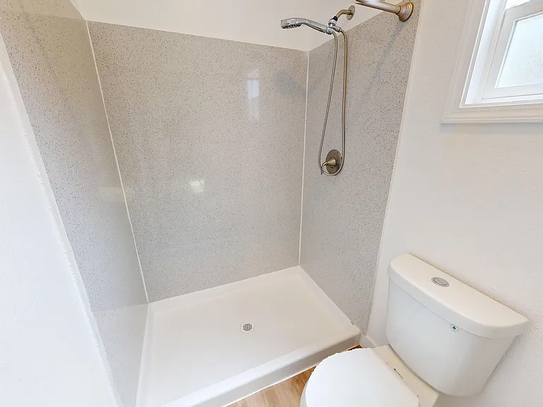 521 W Macarthur Blvd #12 — Photo 10