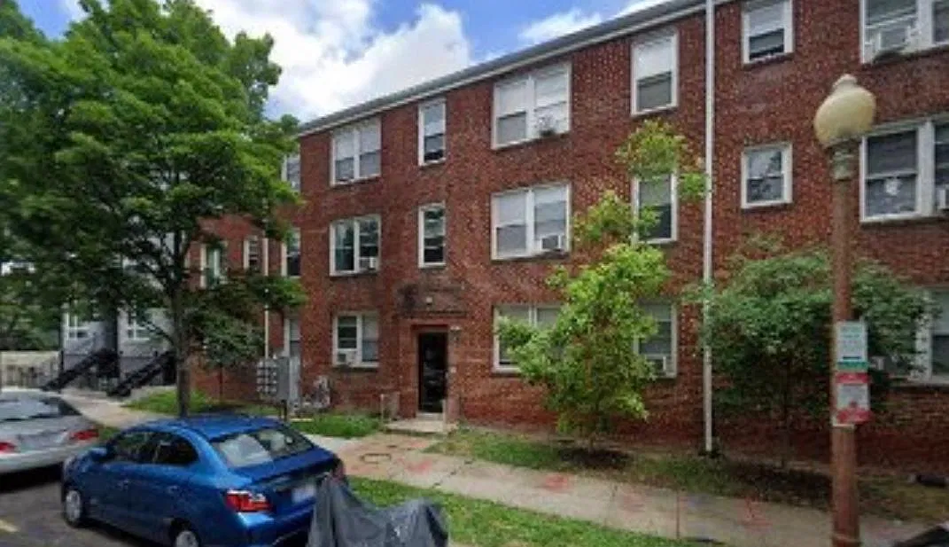 1135 16th St NE — Photo 1