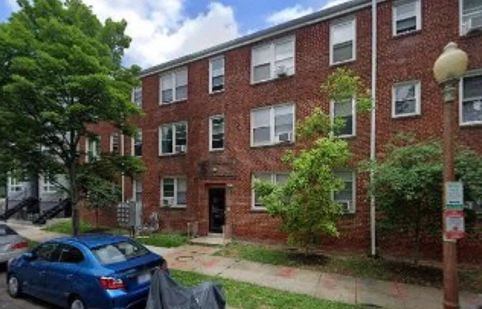 1135 16th St NE #203
