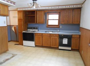 415 S Franklin Ave, Oxford, WI 53952