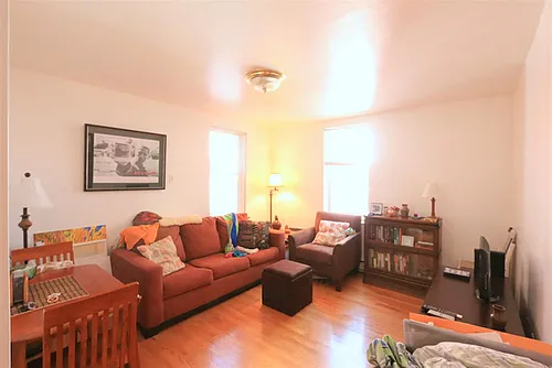 1139 Broadway St Photo 1