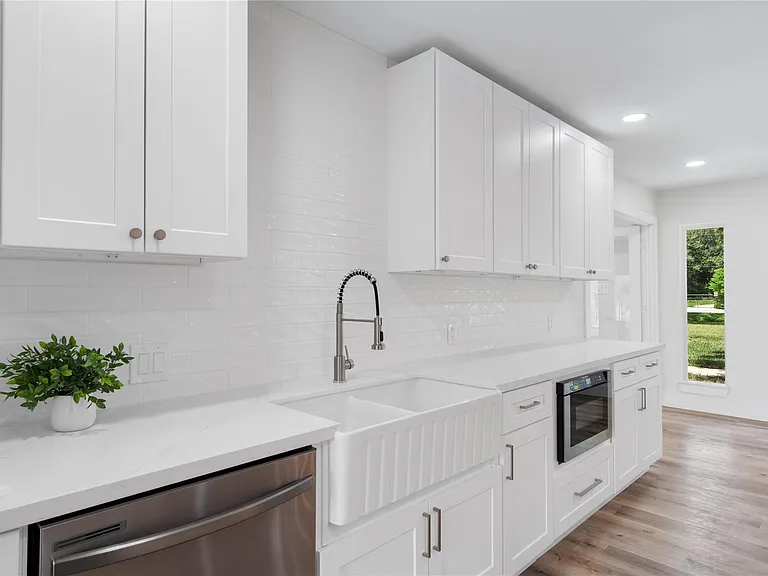 12019 Beth Ln — Photo 8