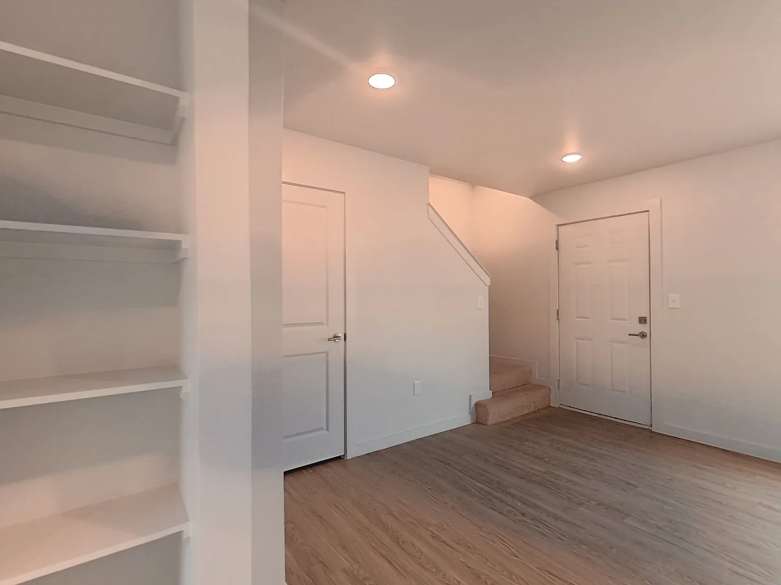 Sabine Apartments — Photo 4