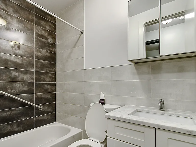 820 Knickerbocker Ave #3R — Photo 15