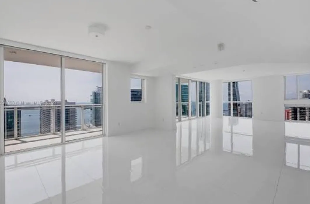 2 bed, 1134 sqft, $6,200 — Photo 2