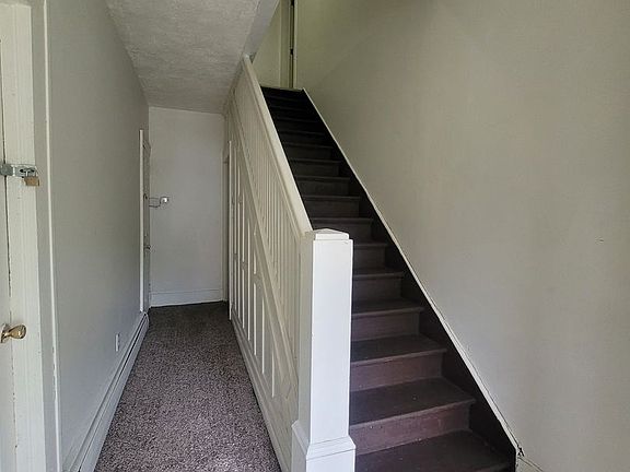 2nd image of 205 W Poplar St #2