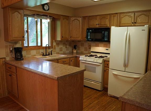 4th image of 2064 Hoyt Ave E