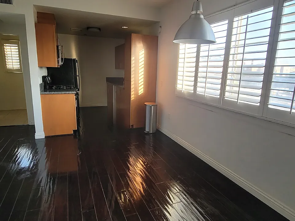 2864 Sunset Pl
