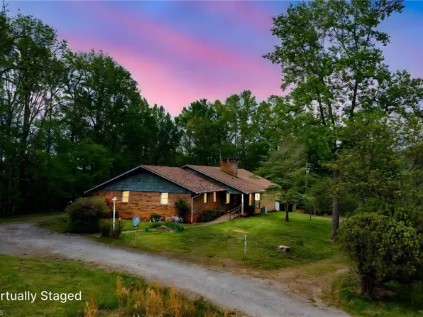 2252 E Brocktown Rd, Moravian Falls, NC 28654