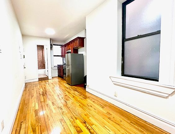 3rd image of 142 W 109th St APT 2W